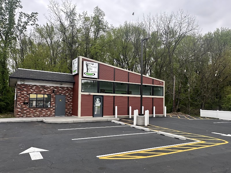 Twisted Hat Cannabis logo