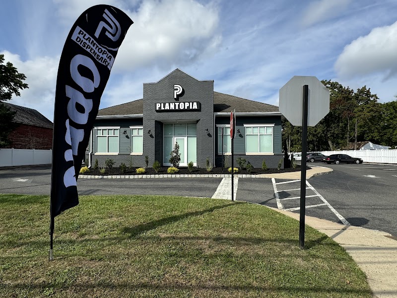 Plantopia Dispensary logo