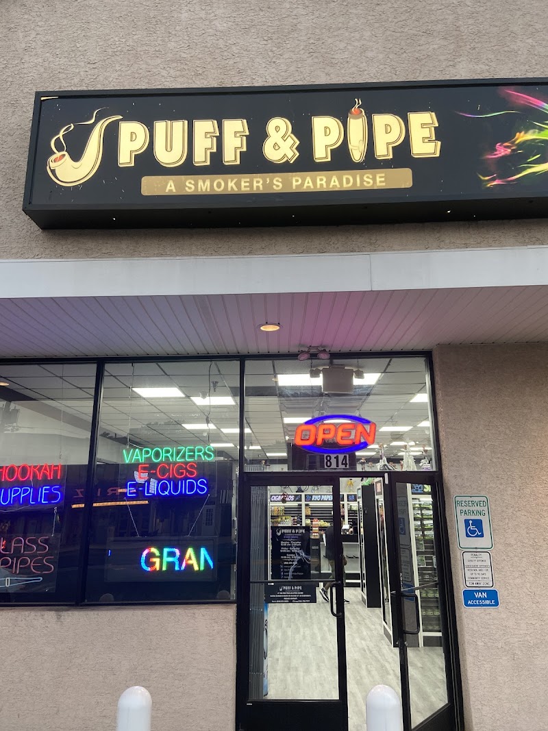 Puff & Pipe | A Smoker's Paradise! logo